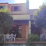 Family House 4 Bedrooms - With Garden Casa vacanze *