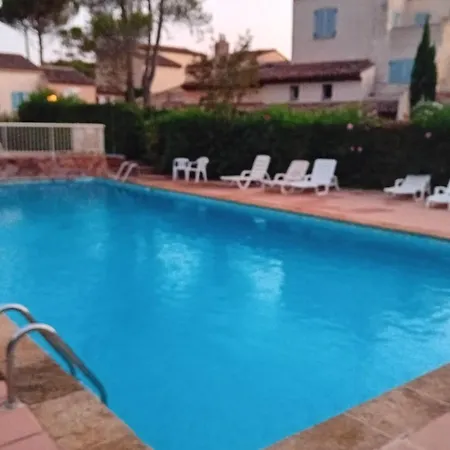 Casa vacanze Family House 4 Bedrooms - With Garden Saint-Raphaël