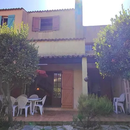 Casa vacanze Family House 4 Bedrooms - With Garden *