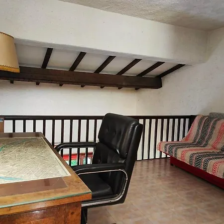 Casa vacanze Family House 4 Bedrooms - With Garden