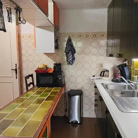 Family House 4 Bedrooms - With Garden Casa vacanze *