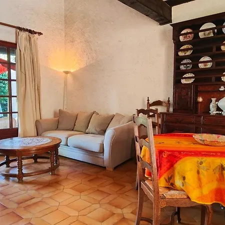 Family House 4 Bedrooms - With Garden